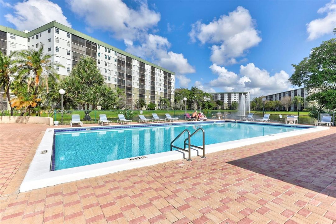 Active With Contract: $149,000 (2 beds, 2 baths, 1222 Square Feet)