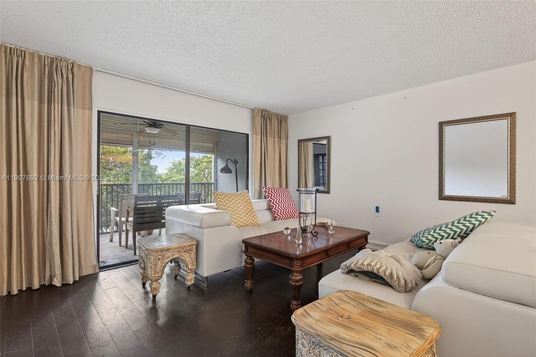 Active With Contract: $149,000 (2 beds, 2 baths, 1222 Square Feet)