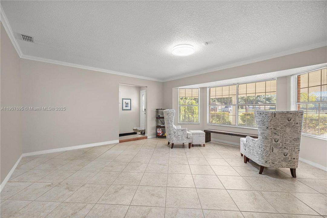 待售: $790,000 (3 贝兹, 2 浴室, 2190 平方英尺)