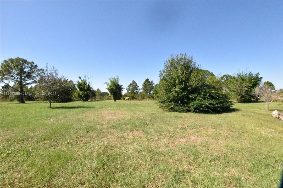 待售: $118,000 (2.50 acres)