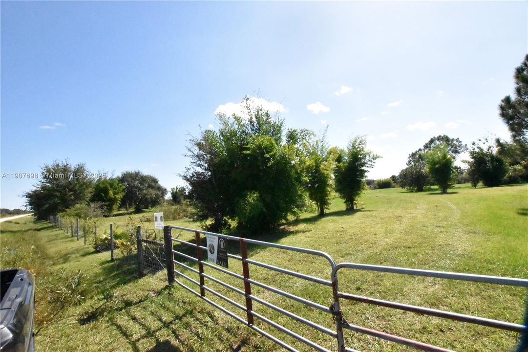 待售: $118,000 (2.50 acres)