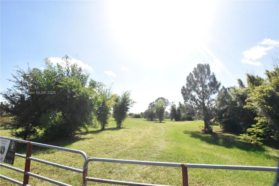 待售: $118,000 (2.50 acres)