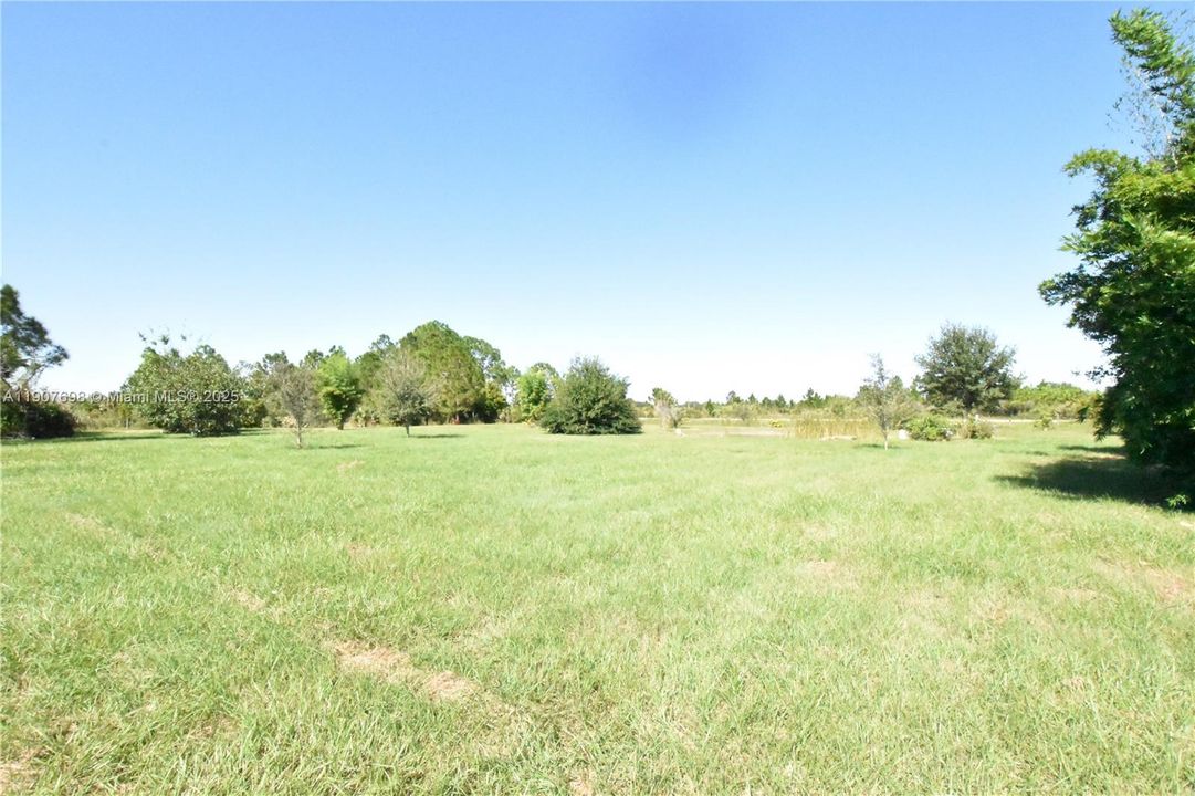 待售: $118,000 (2.50 acres)