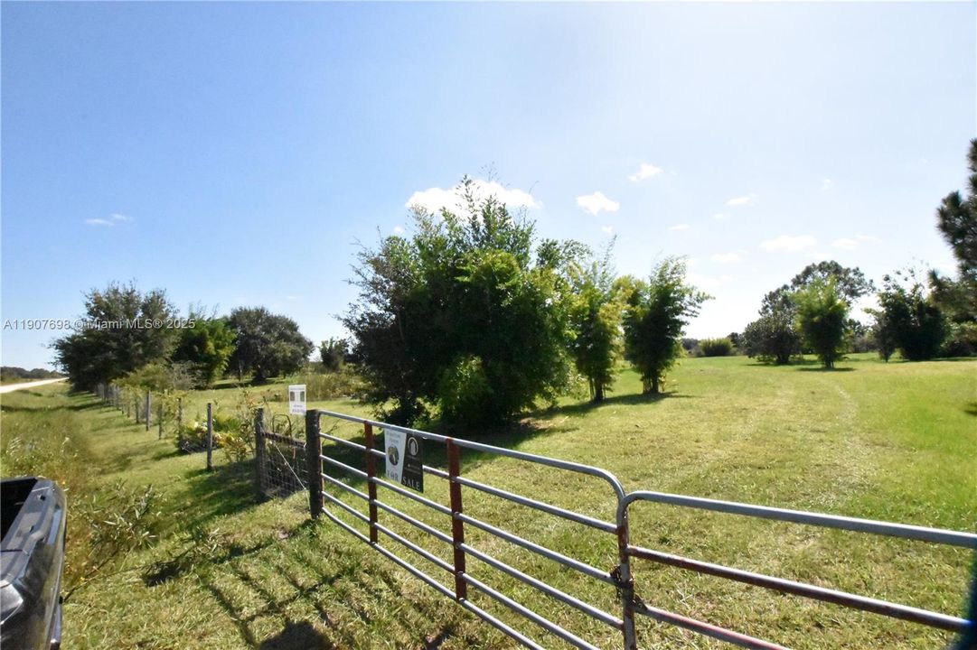 待售: $118,000 (2.50 acres)