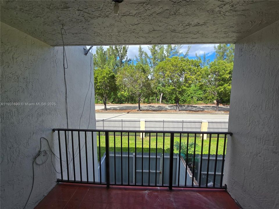 Active With Contract: $359,999 (3 beds, 2 baths, 1090 Square Feet)