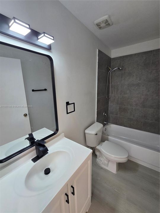 Active With Contract: $359,999 (3 beds, 2 baths, 1090 Square Feet)