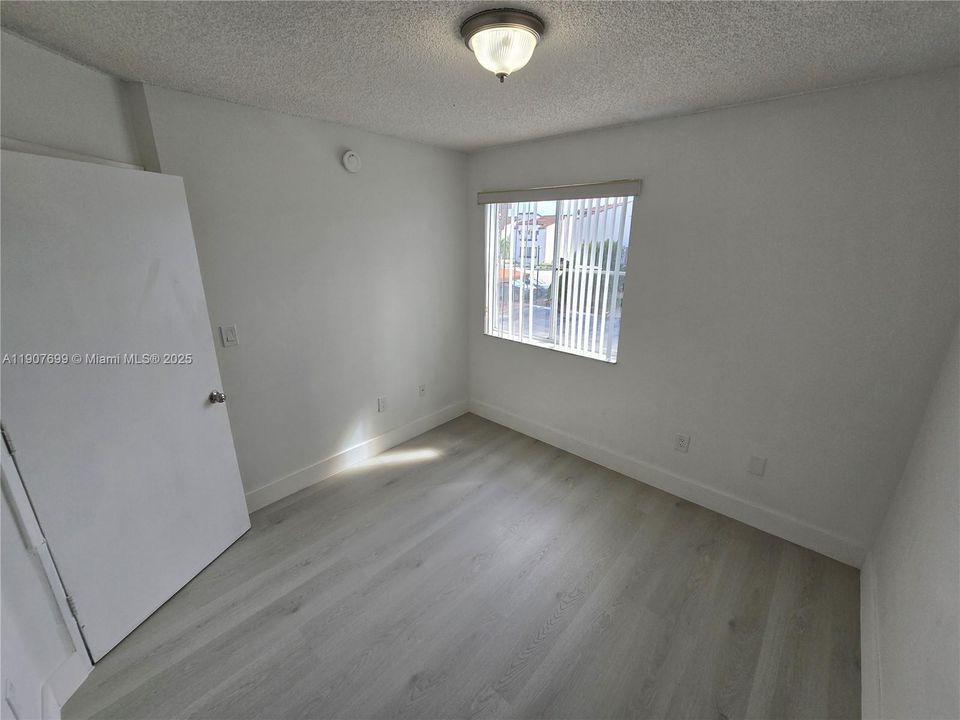 Active With Contract: $359,999 (3 beds, 2 baths, 1090 Square Feet)