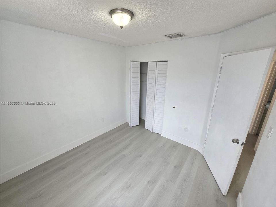 Active With Contract: $359,999 (3 beds, 2 baths, 1090 Square Feet)