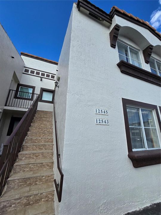 Active With Contract: $359,999 (3 beds, 2 baths, 1090 Square Feet)