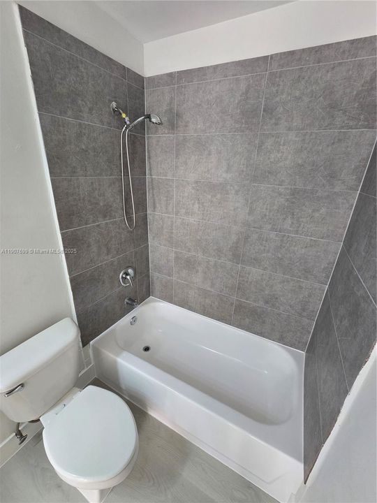 Active With Contract: $359,999 (3 beds, 2 baths, 1090 Square Feet)