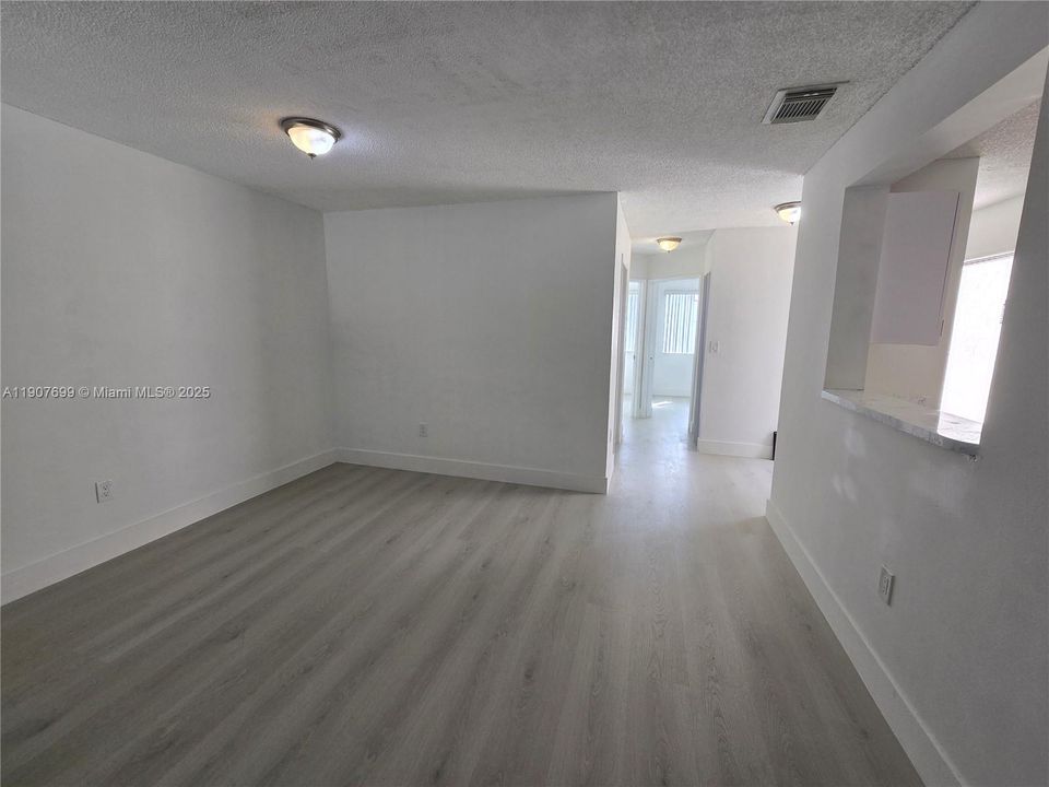 Active With Contract: $359,999 (3 beds, 2 baths, 1090 Square Feet)