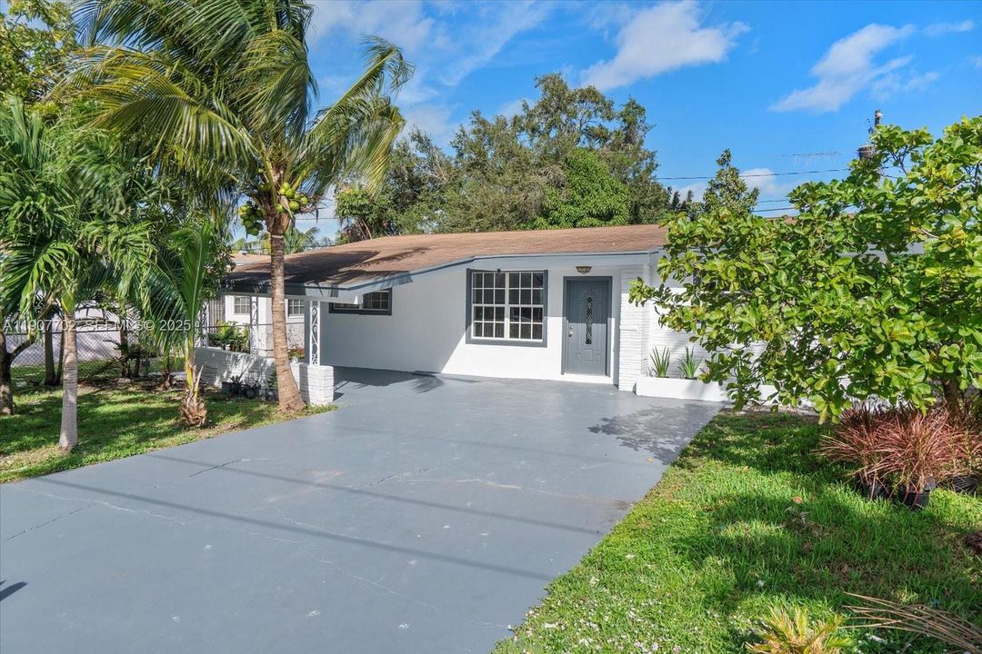 En Venta: $475,000 (3 camas, 2 baños, 1640 Pies cuadrados)