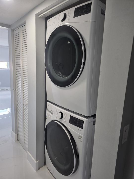 Recientemente alquilado: $2,600 (2 camas, 2 baños, 1221 Pies cuadrados)