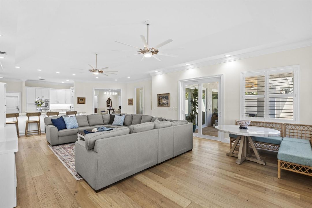 Living Room/Breakfast Room