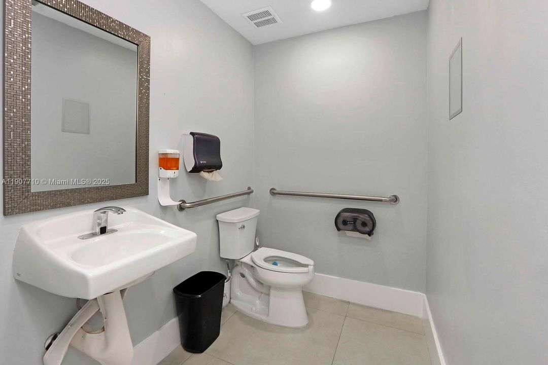 出租: $4,000 (0 贝兹, 0 浴室, 0 平方英尺)