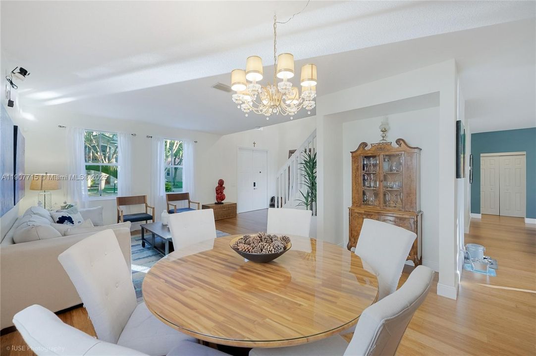 На продажу: $1,245,000 (5 спален, 4 ванн, 2536 Квадратных фут)