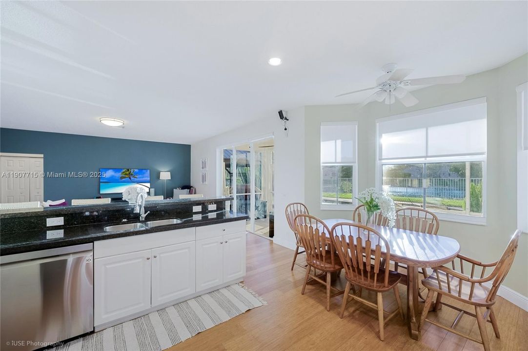 На продажу: $1,245,000 (5 спален, 4 ванн, 2536 Квадратных фут)