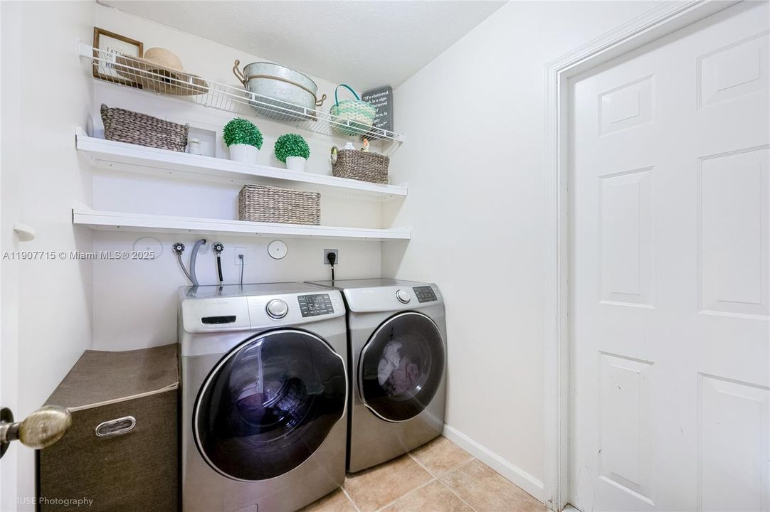 На продажу: $1,245,000 (5 спален, 4 ванн, 2536 Квадратных фут)