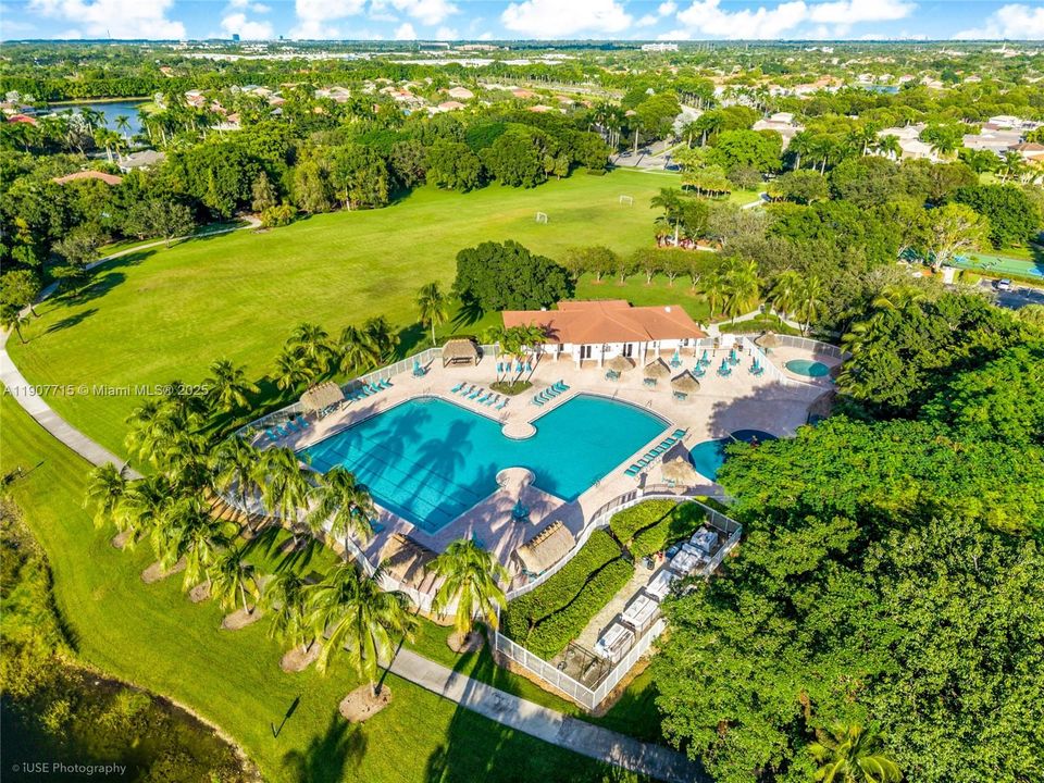 На продажу: $1,245,000 (5 спален, 4 ванн, 2536 Квадратных фут)