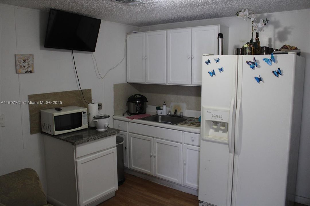 待售: $179,000 (4 贝兹, 3 浴室, 0 平方英尺)