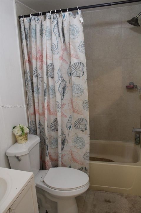 待售: $179,000 (4 贝兹, 3 浴室, 0 平方英尺)