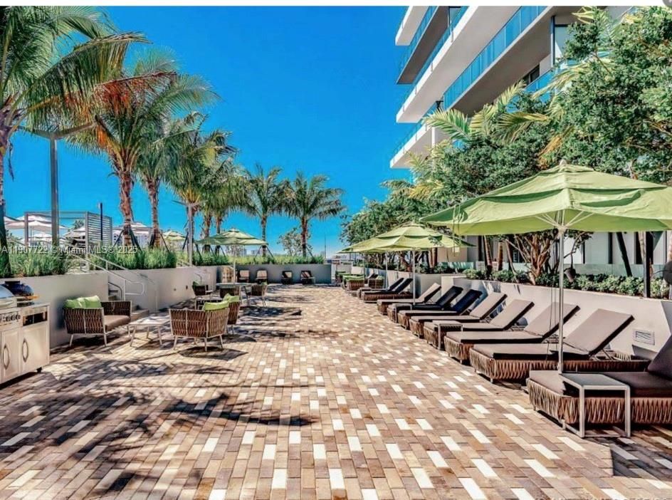 For Sale: $739,000 (2 beds, 2 baths, 1136 Square Feet)