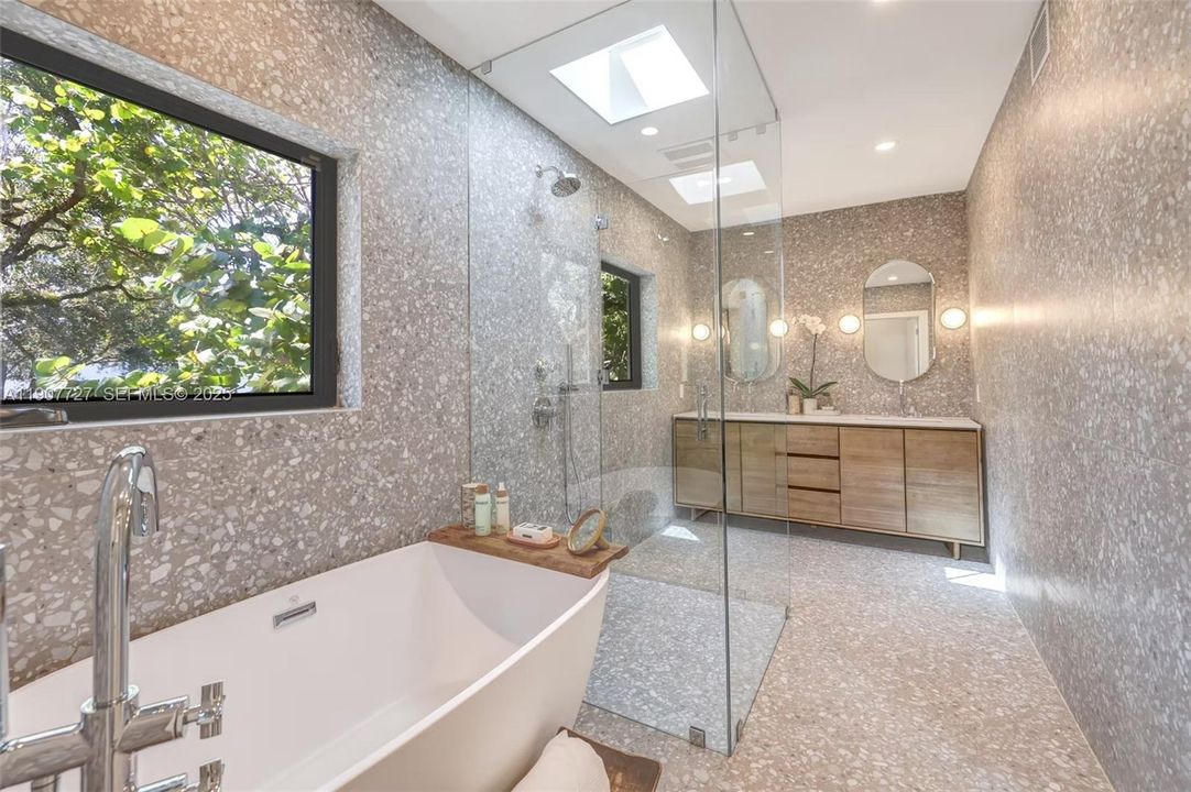 На продажу: $6,500,000 (5 спален, 5 ванн, 0 Квадратных фут)