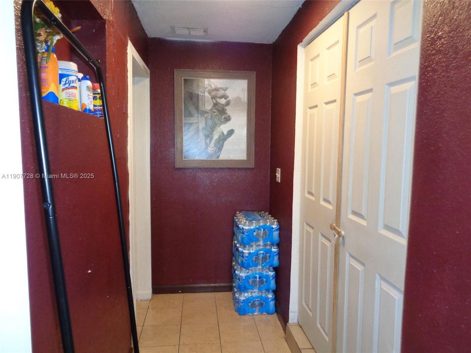 Active With Contract: $639,185 (5 beds, 2 baths, 2081 Square Feet)