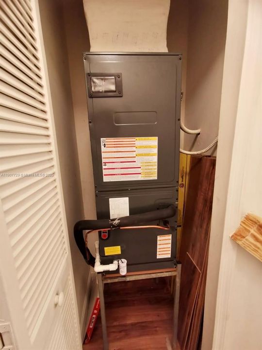 На продажу: $435,000 (2 спален, 2 ванн, 980 Квадратных фут)