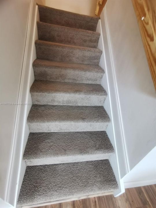 На продажу: $435,000 (2 спален, 2 ванн, 980 Квадратных фут)