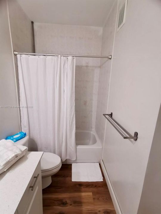 На продажу: $435,000 (2 спален, 2 ванн, 980 Квадратных фут)