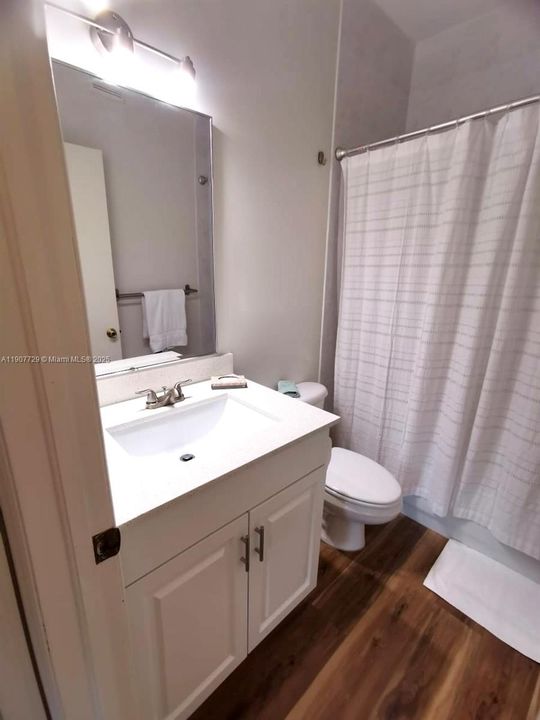 На продажу: $435,000 (2 спален, 2 ванн, 980 Квадратных фут)