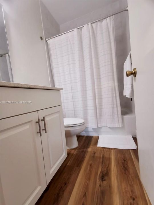 На продажу: $435,000 (2 спален, 2 ванн, 980 Квадратных фут)