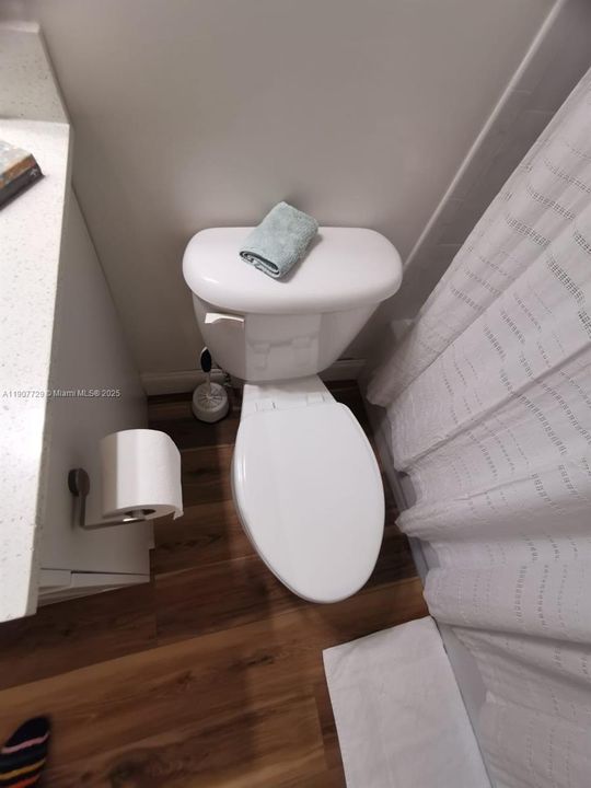 На продажу: $435,000 (2 спален, 2 ванн, 980 Квадратных фут)