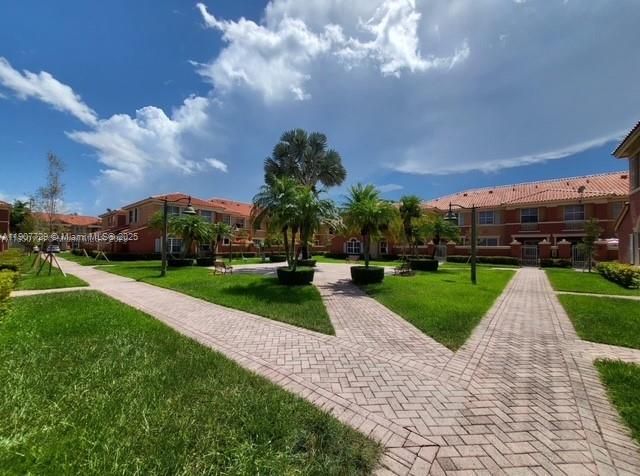 На продажу: $435,000 (2 спален, 2 ванн, 980 Квадратных фут)