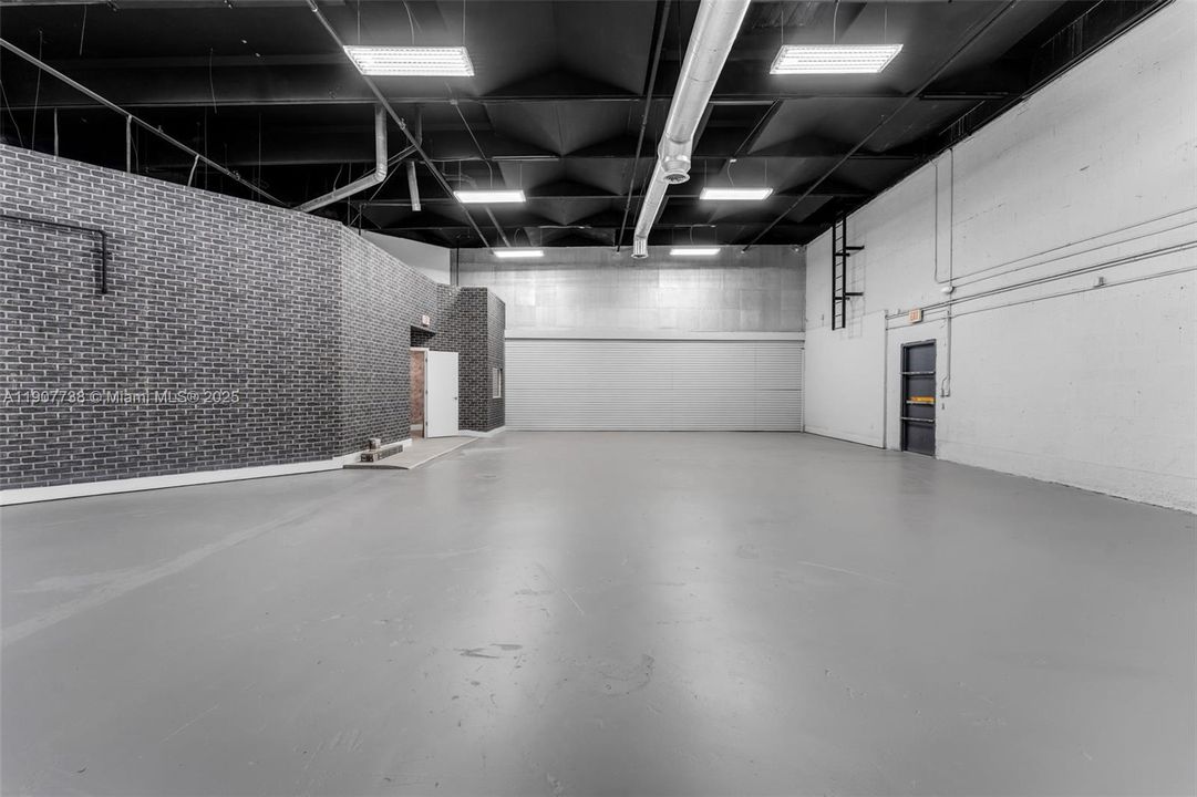 В аренду: $6,999 (0 спален, 0 ванн, 0 Квадратных фут)