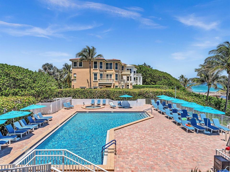 BEACH CLUB POOL