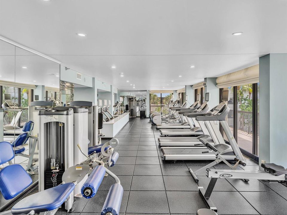 FITNESS ROOM