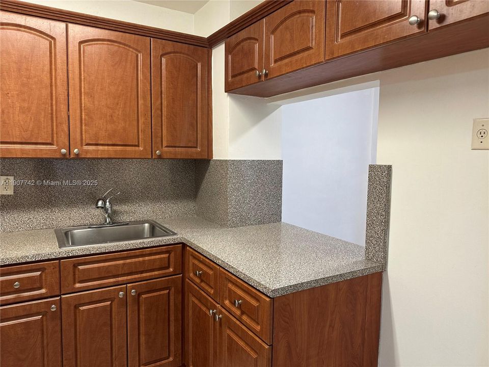 En Venta: $299,000 (1 camas, 1 baños, 792 Pies cuadrados)