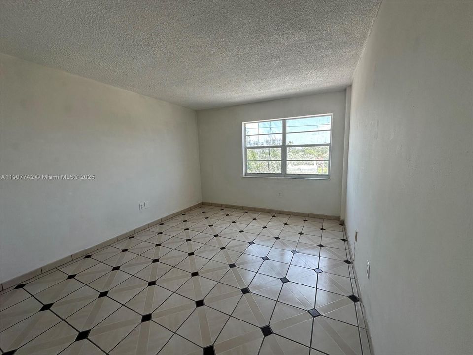 En Venta: $299,000 (1 camas, 1 baños, 792 Pies cuadrados)