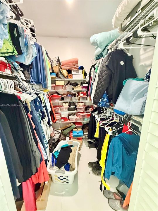 待售: $1,080,000 (4 贝兹, 4 浴室, 2400 平方英尺)