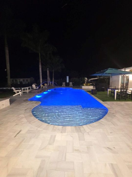 待售: $1,080,000 (4 贝兹, 4 浴室, 2400 平方英尺)