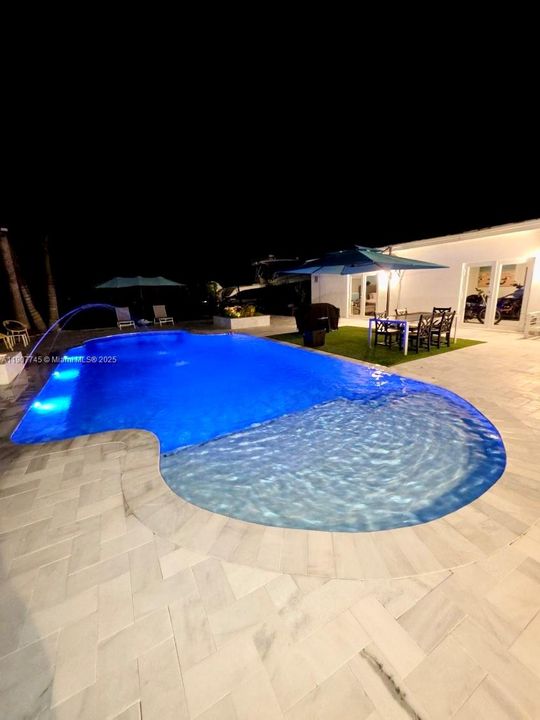 待售: $1,080,000 (4 贝兹, 4 浴室, 2400 平方英尺)