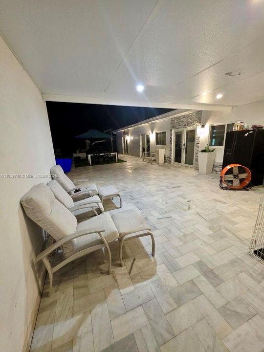 待售: $1,080,000 (4 贝兹, 4 浴室, 2400 平方英尺)