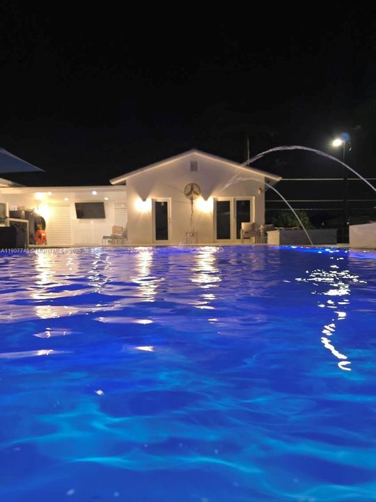 待售: $1,080,000 (4 贝兹, 4 浴室, 2400 平方英尺)