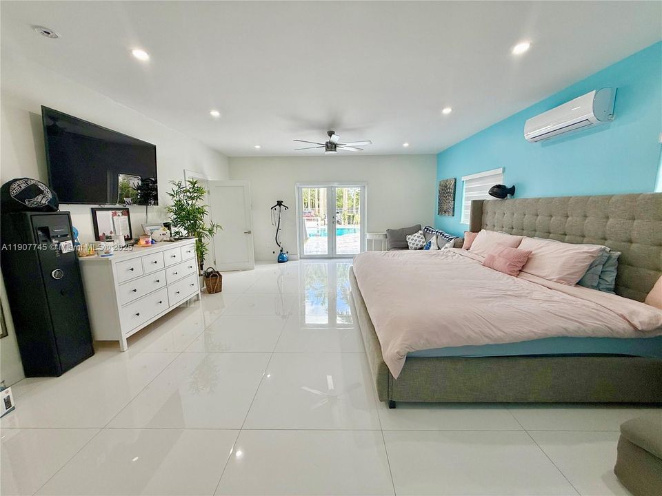 待售: $1,080,000 (4 贝兹, 4 浴室, 2400 平方英尺)