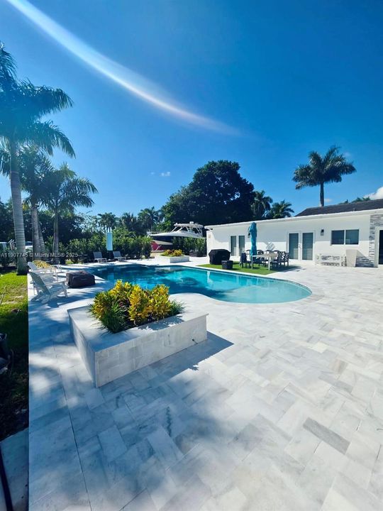 待售: $1,080,000 (4 贝兹, 4 浴室, 2400 平方英尺)