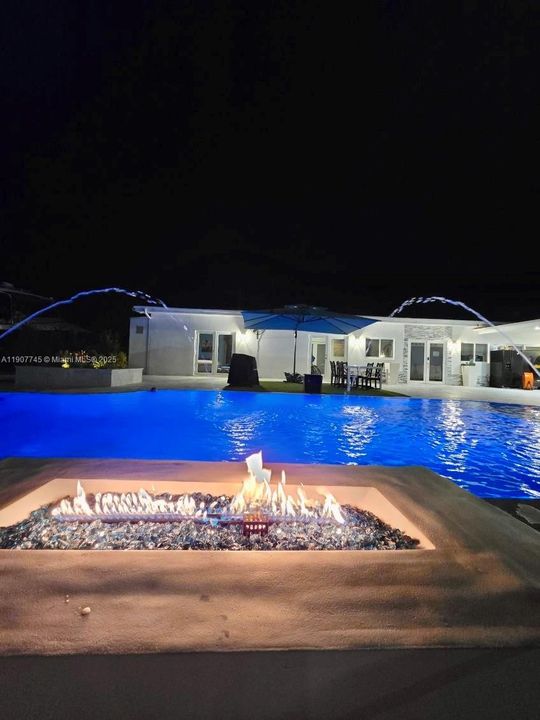 待售: $1,080,000 (4 贝兹, 4 浴室, 2400 平方英尺)