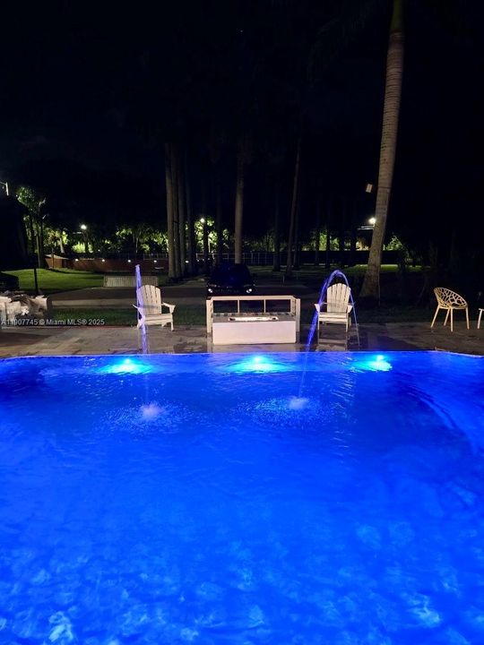 待售: $1,080,000 (4 贝兹, 4 浴室, 2400 平方英尺)