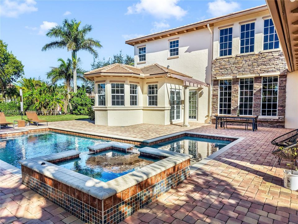 For Rent: $14,000 (6 beds, 5 baths, 5956 Square Feet)